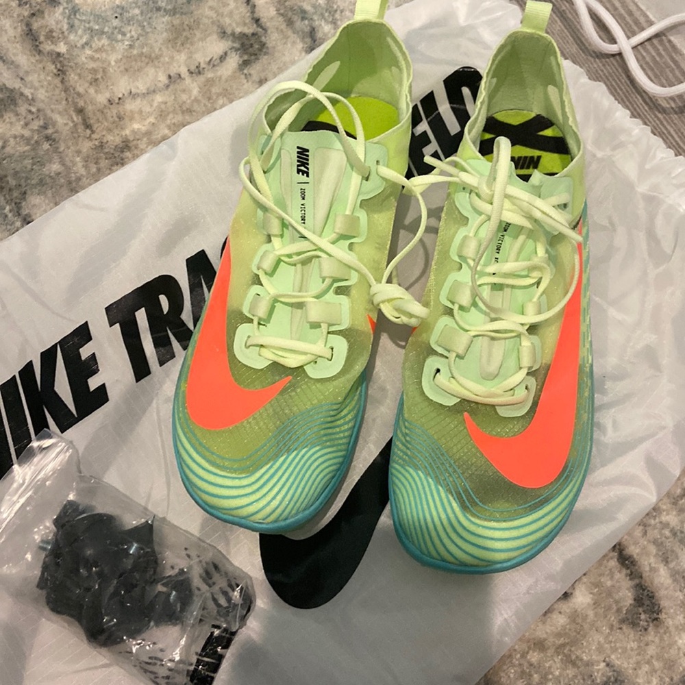 nike spikes